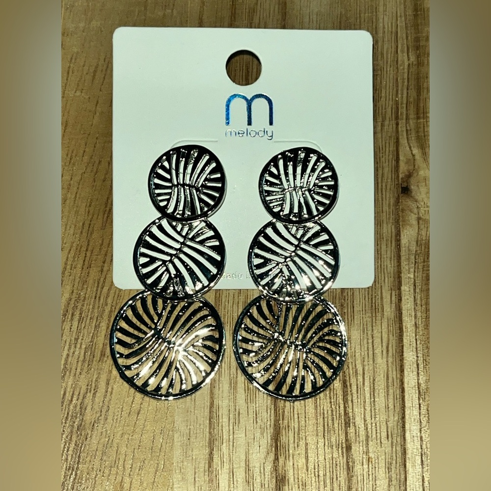 🔴 Melody Elegant Sliver Earrings